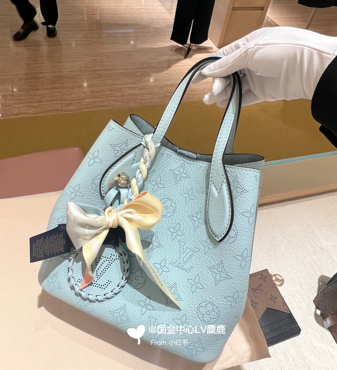 Louis Vuitton Shopping Bags